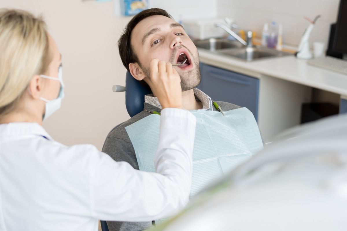7 Easy Tips Recommended by Dentists for Better Oral Health at Home